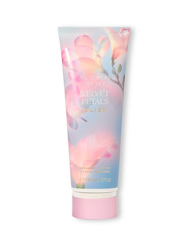 لوسیون بدن ویکتوریا سکرت velvet petals bliss